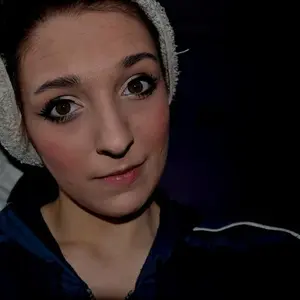 Я Алёна, 19, из Острова, ищу знакомство для постоянных отношений