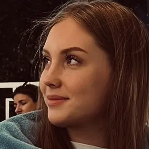 Я Регина, 18, знакомлюсь на одну ночь в Караганде