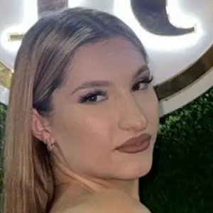 Я Анастасия, 18, знакомлюсь для приятного времяпровождения в Алматы