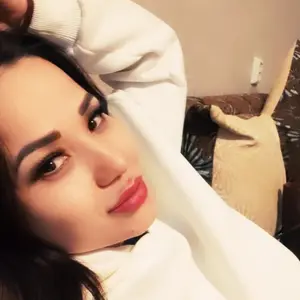 Nika из Франкфурта-на-майне, мне 28, познакомлюсь для приятного времяпровождения