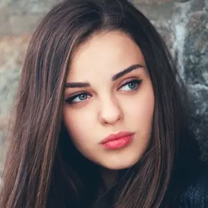 Я Алина, 33, знакомлюсь для дружбы в Лисаковске