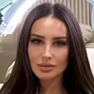 Алена из Дубая, мне 28, познакомлюсь на одну ночь