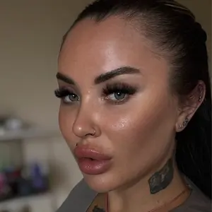Пупсеныш из Амстердама, мне 28, познакомлюсь для постоянных отношений