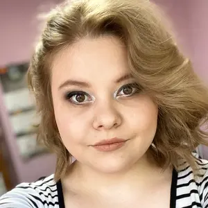 Вика из Уфы, мне 25, познакомлюсь для приятного времяпровождения