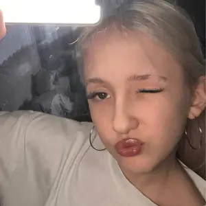 Маша из Могилёва, мне 18, познакомлюсь для вирта