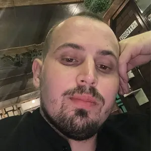Я Артем, 27, знакомлюсь для регулярного секса в Георгиевске