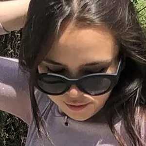 Я Карина, 23, из Кременчуга, ищу знакомство для приятного времяпровождения