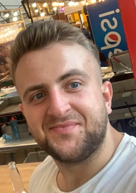 Oleg из Вышгорода, мне 27, познакомлюсь для приятного времяпровождения