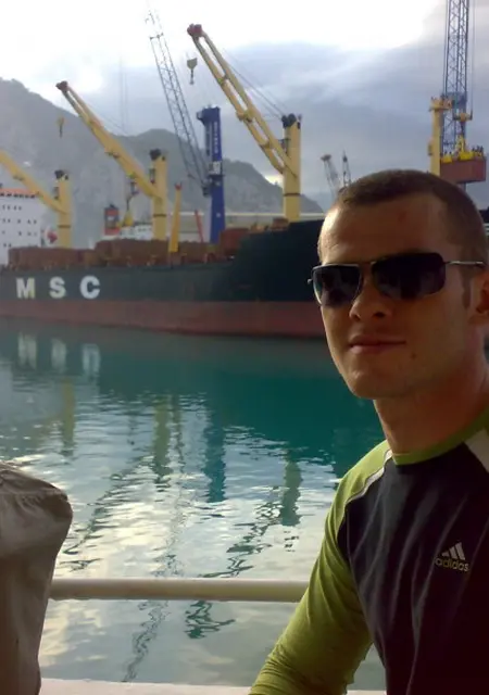 Александр з Херсона, шукаю на сайті спілкування