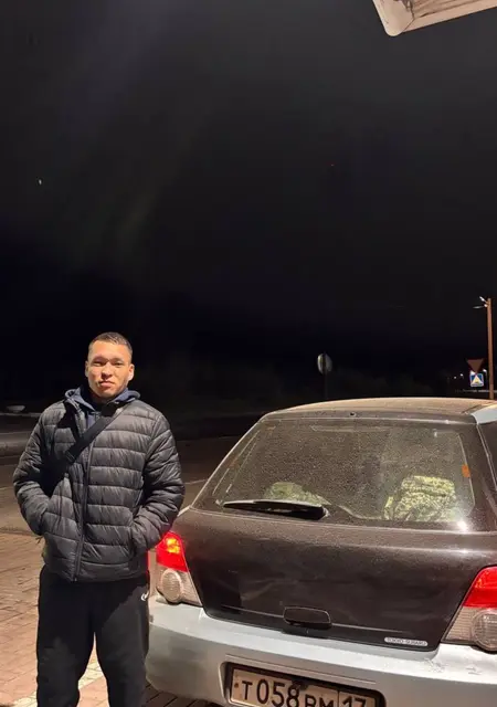 Я Денис, 21, знакомлюсь без обязательств в Париже