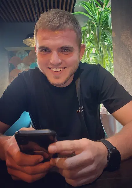 Я Ваня, 24 років з Коломия, шукаю знайомство для приємне проведення часу