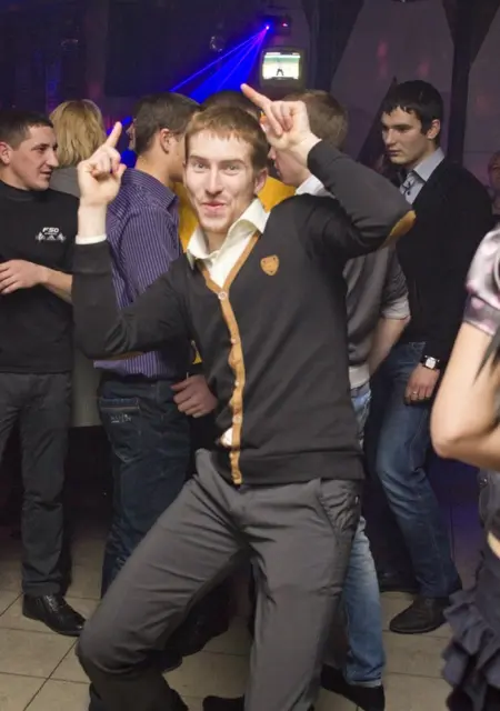 Я Алексей, 36, из Петрикова, ищу знакомства без обязательств