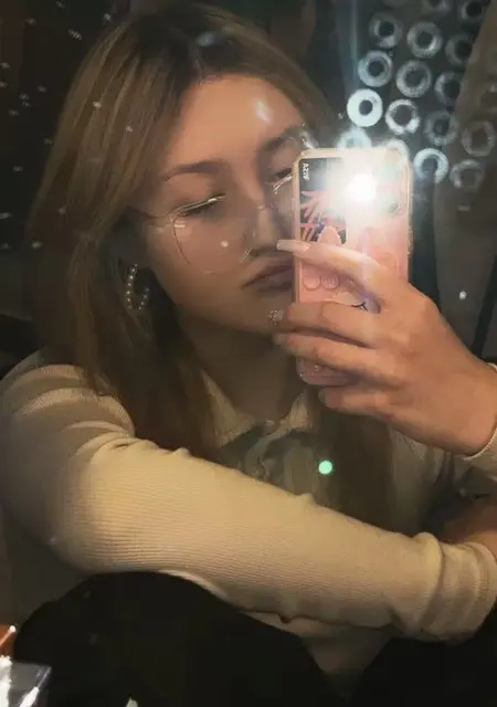 Я Ника, 20, из Минска, ищу знакомство для вирта