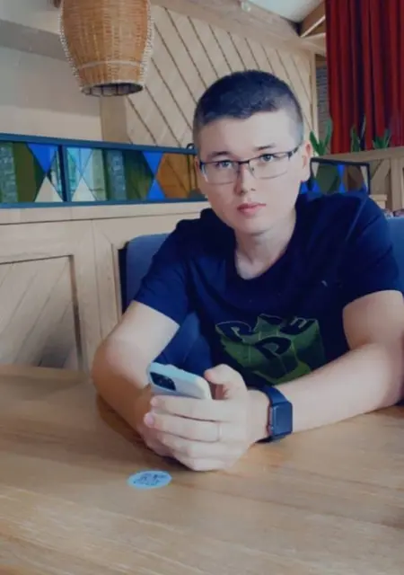 Я Василий, 23, знакомлюсь для постоянных отношений в Черкассах