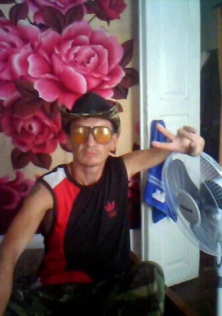 Александр из Смелы, ищу на сайте знакомства на одну ночь