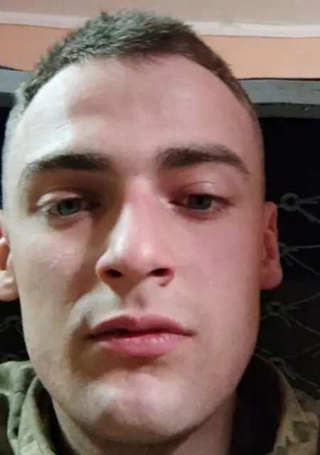 Alex з Червонограда, мені 27 років, познайомлюсь на одну ніч