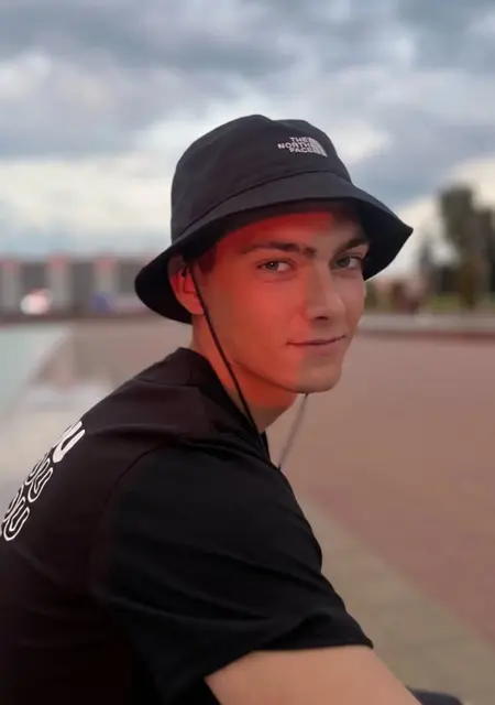 Egor из Витебска, мне 25, познакомлюсь без обязательств