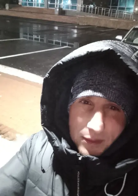 Артем из Караганды, мне 42, познакомлюсь для постоянных отношений