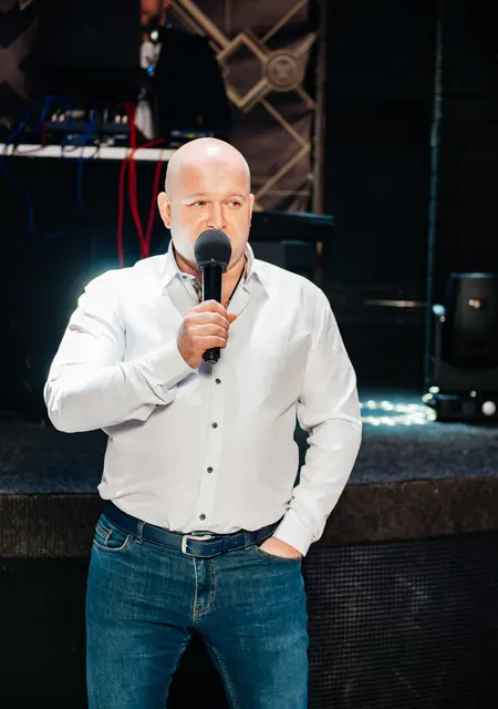 Дмитрий з Херсона, мені 41 років, познайомлюсь для приємного проведення часу