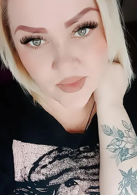 Я Лена, 42, знакомлюсь для общения в Атырау