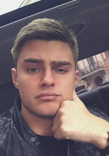 Я Илья, 22, из Гомеля, ищу знакомство для постоянных отношений