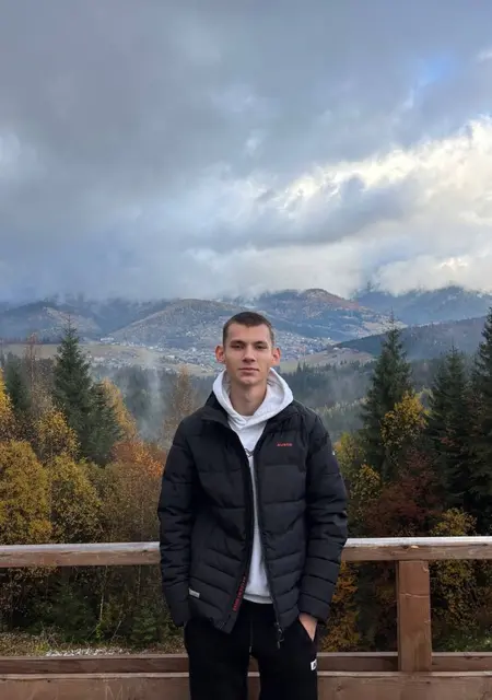 Я Андрій, 18, знакомлюсь без обязательств в Одессе