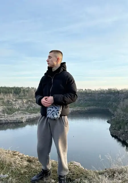 Alex из Ровно, мне 26, познакомлюсь для общения