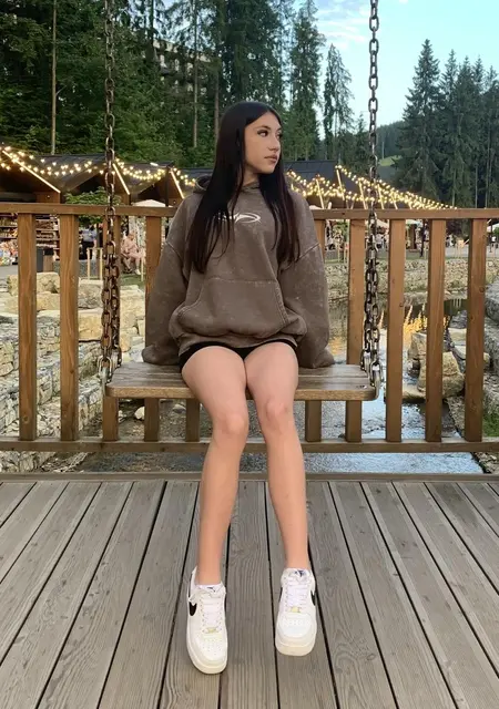 Я Арина, 20, из Одессы, ищу знакомство для дружбы