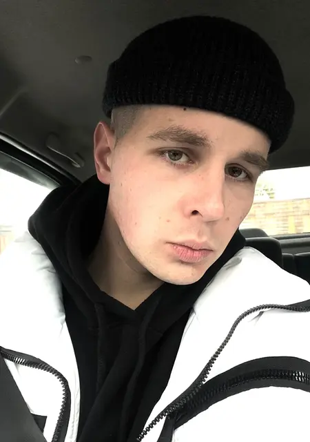 Я Женя, 22, из Браслава, ищу знакомство для постоянных отношений