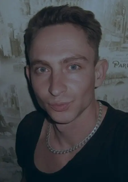 Кирилл из Бердянска, мне 35, познакомлюсь для приятного времяпровождения
