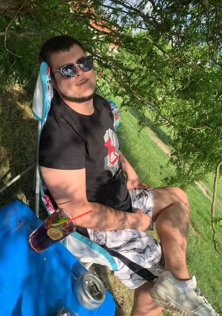 Я Влад, 26, из Киева, ищу знакомство для приятного времяпровождения