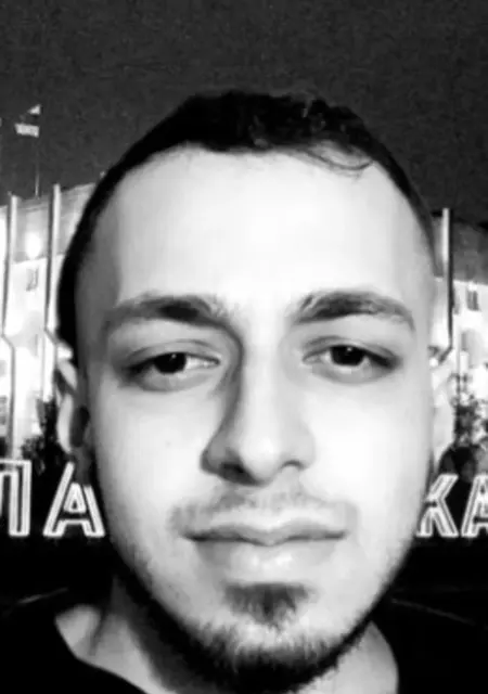 Я Артур, 22, из Анкары, ищу знакомство для открытые отношения