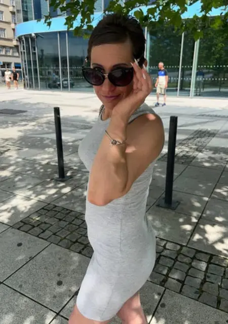 Я Oksana, 42, знакомлюсь для постоянных отношений в Праге