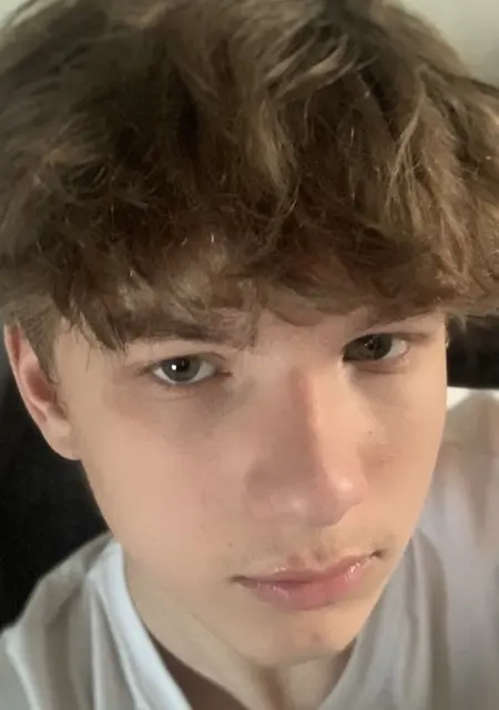 Я Сава, 18, из Вены, ищу знакомства без обязательств