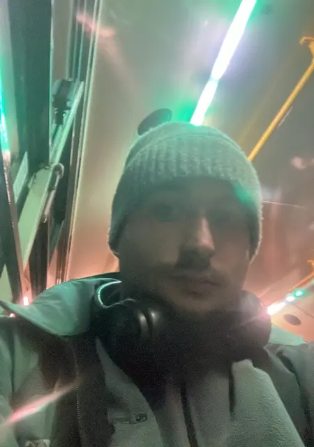 Tolik из Житомира, ищу на сайте открытые отношения