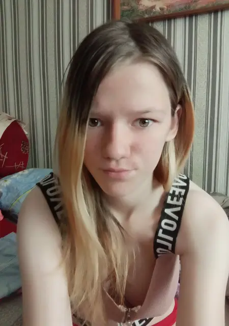 Я Вероника, 20, из Барановичей, ищу знакомство для приятного времяпровождения