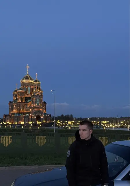 Я Павел, 23, из Франкфурта-на-майне, ищу знакомство для приятного времяпровождения