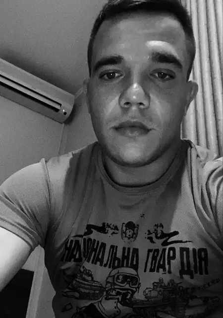 Я Владислав, 28, знакомлюсь для открытые отношения в Краматорске