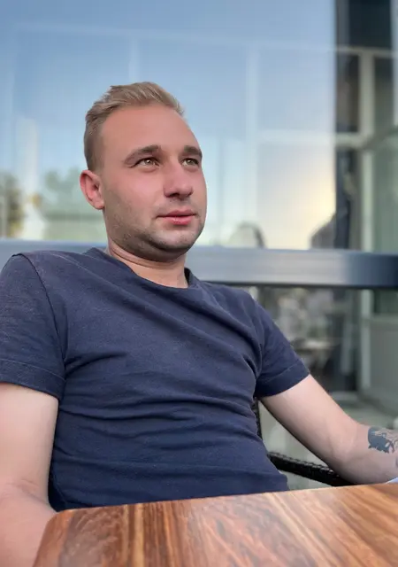 Вася из Золочева, ищу на сайте постоянные отношения