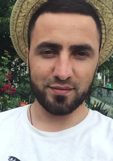 Вова из Чорткова, ищу на сайте знакомства на одну ночь