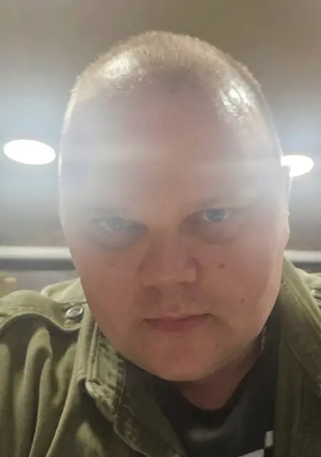 Я Vasya, 35, из Павлограда, ищу знакомства без обязательств