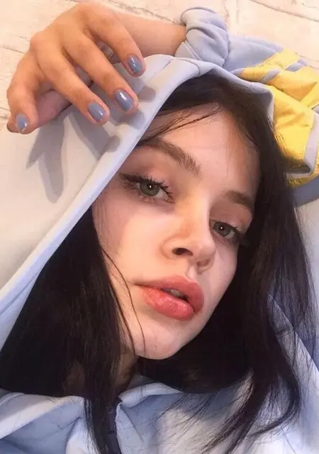 Я Маша, 25 років з Чернівці, шукаю знайомство для спілкування