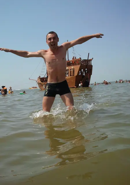 Я Max, 37, знакомлюсь на одну ночь в Харцызске