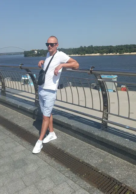 Вадим из Днепра, мне 29, познакомлюсь на одну ночь
