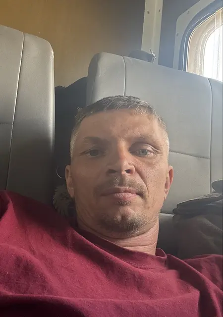 Я Алексей, 40, из Вашингтона, ищу знакомство для открытые отношения