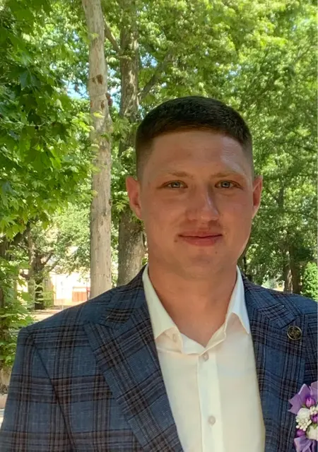 Я Юрій, 24, из Николаева, ищу знакомства на одну ночь