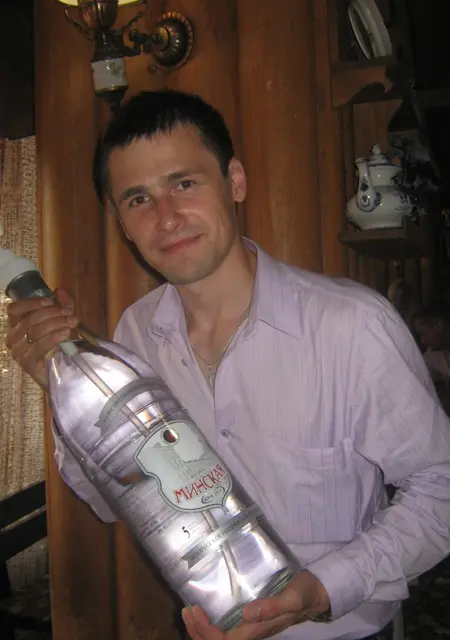 Дима из Несвижа, ищу на сайте общение