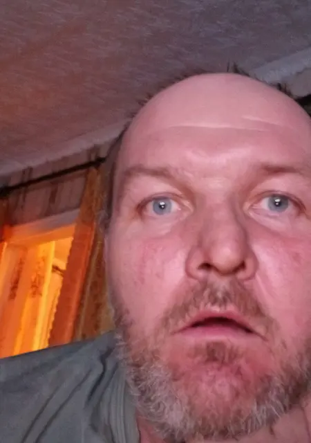 Я Павел, 38, знакомлюсь на одну ночь в Луганске