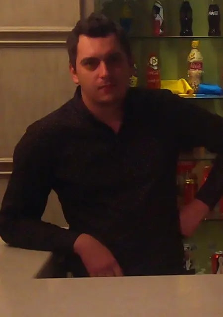 Я Саша, 34, знакомлюсь без обязательств в Броварах