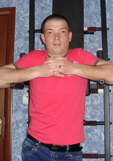 Я Александр, 46, знакомлюсь для приятного времяпровождения в Зугрэсе